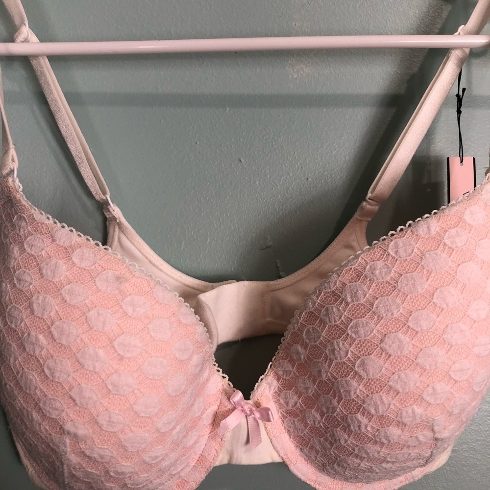 Victorias Secret White Pink Polka Dot Bra‎ - Picture 2 of 4